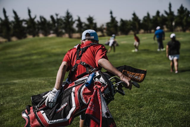 what is the purpose of a golf towel?