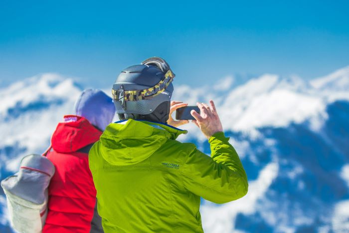 what to wear while skiing